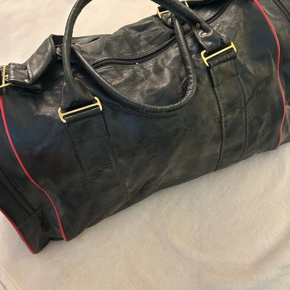 VINTAGE 1989 Du Pont Company Black and Red Duffel Bag